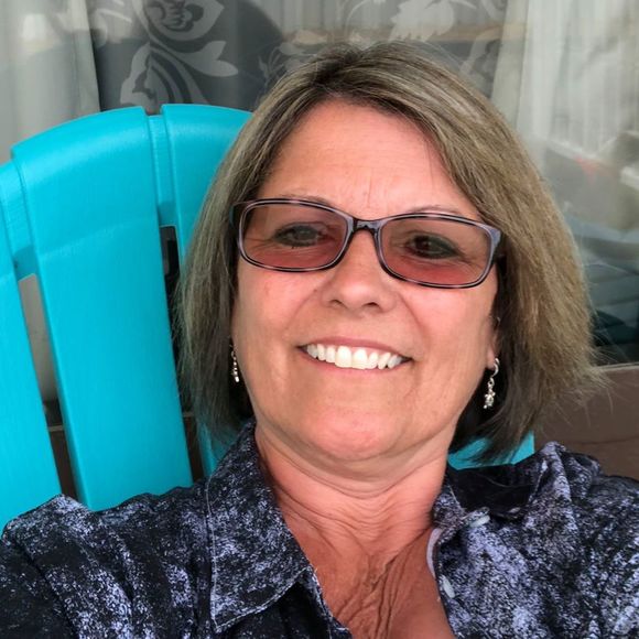 Meet your Posher, Debbi - Picture 1 of 1